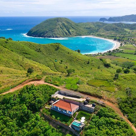 Villa Atas Pelangi Kuta  Esterno foto