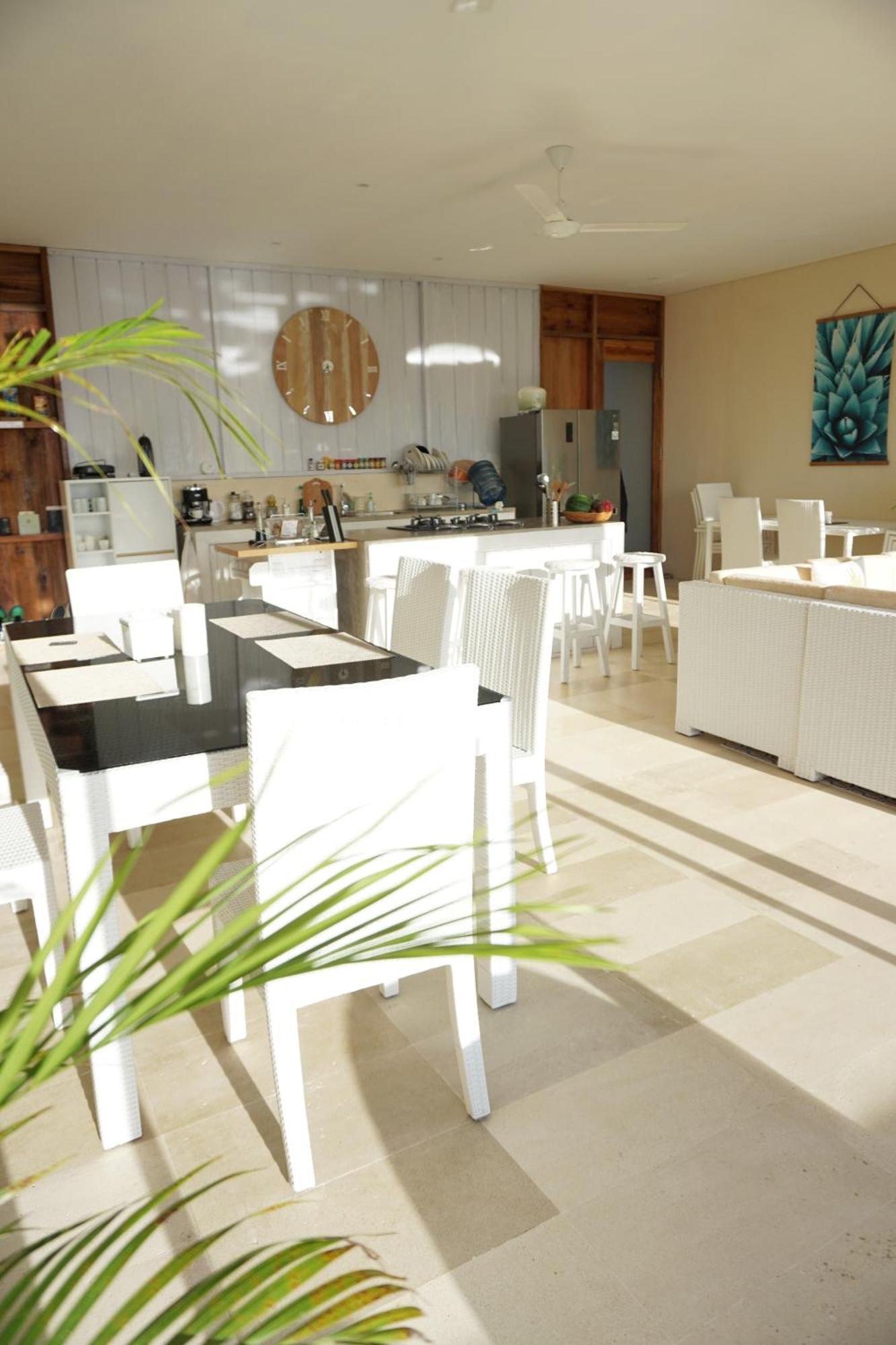 Villa Atas Pelangi Kuta  Esterno foto