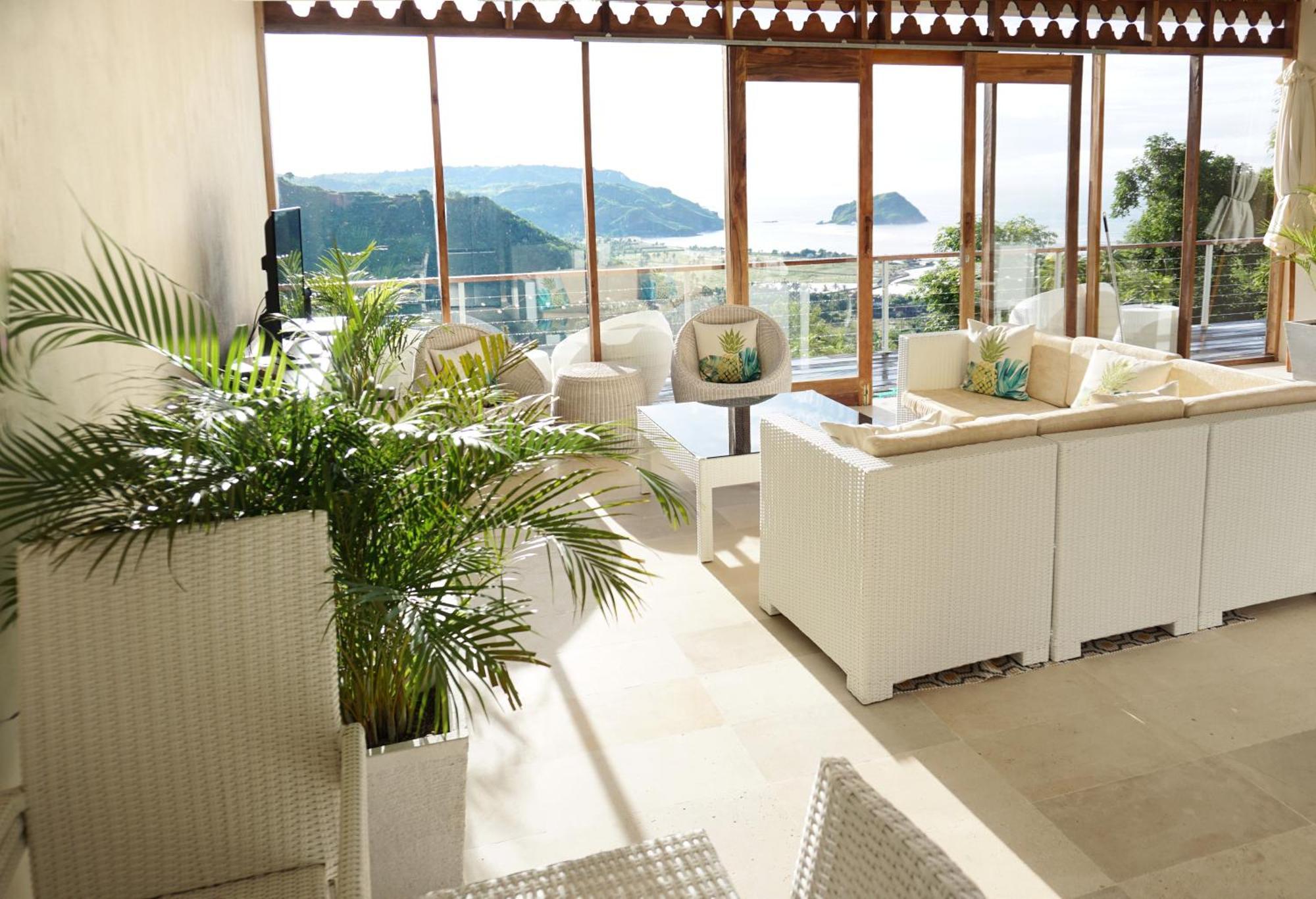 Villa Atas Pelangi Kuta  Esterno foto